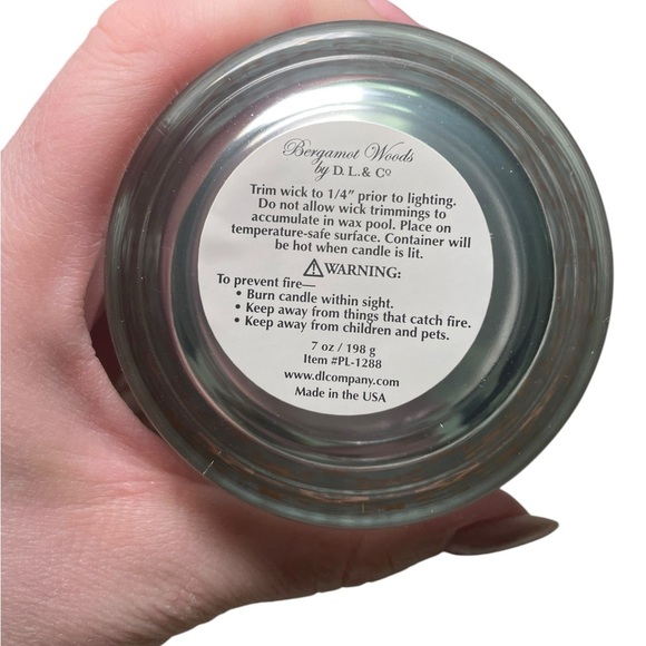 D.L. & Co. Bergamot Woods New NIB 7 Oz Soy Blend Candle - Picture 4 of 5